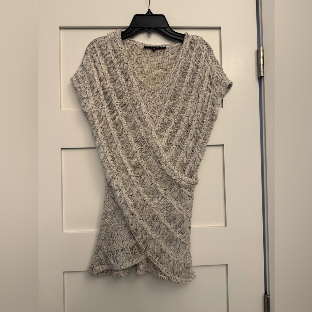 ANTONIO MELANI XS Textured V-Neck Short Sleeve Sweater in Cream